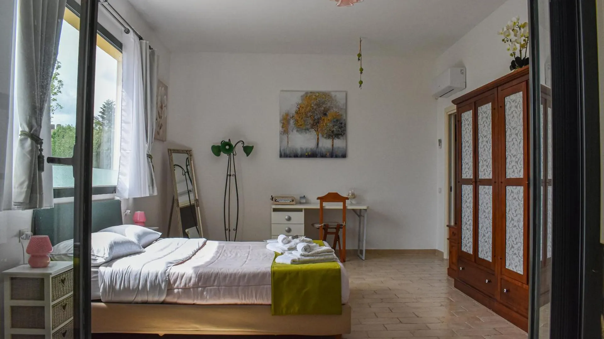 Poggio dei Pini La Villa Incantata לינה וארוחת בוקר