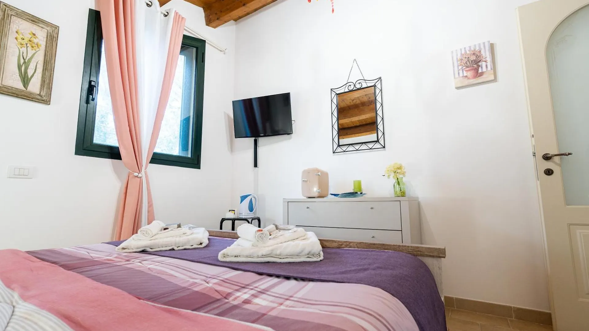 לינה וארוחת בוקר Poggio dei Pini La Villa Incantata
